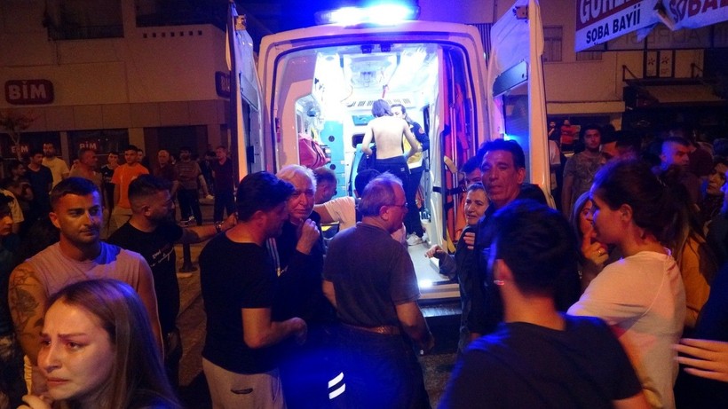 Antalya'da 5 katlı binada çıkan yangında can pazarı yaşandı - Resim: 14