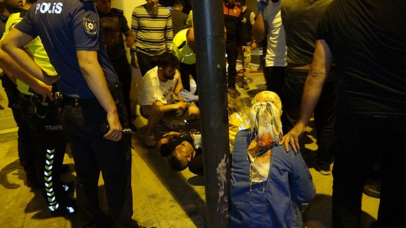 Antalya'da 5 katlı binada çıkan yangında can pazarı yaşandı - Resim: 17