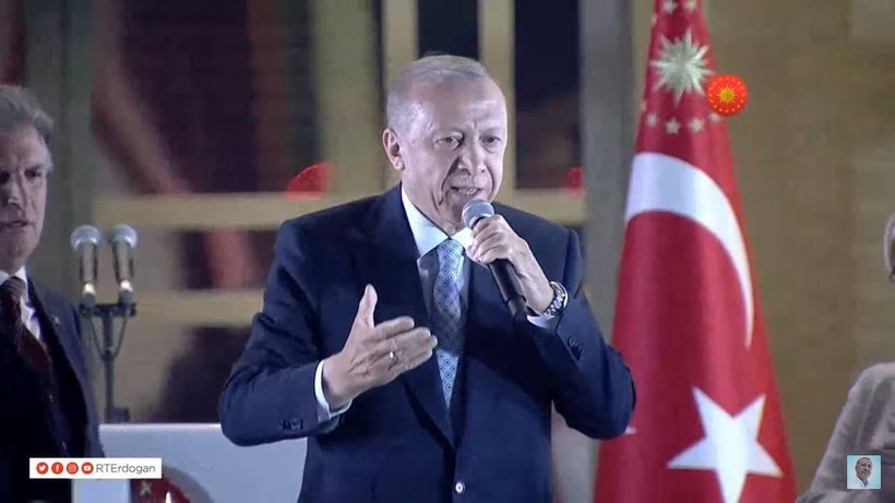 Ezber bozulmadı! Cumhurbaşkanı Recep Tayyip Erdoğan yüzbinlere balkon konuşmasını Külliye'den yaptı - Resim: 19