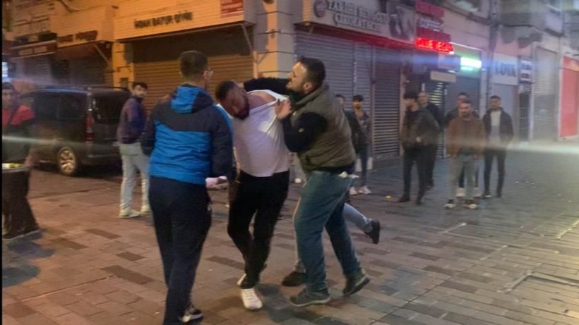 İstiklal Caddesi’nde bayıltan dayak - Resim: 3