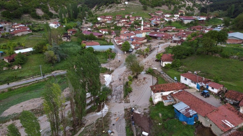 Eskişehir Seyitgazi'de kuvvetli yağış sele neden oldu: AFAD'dan açıklama geldi - Resim: 10
