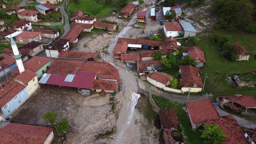 Eskişehir Seyitgazi'de kuvvetli yağış sele neden oldu: AFAD'dan açıklama geldi - Resim: 13