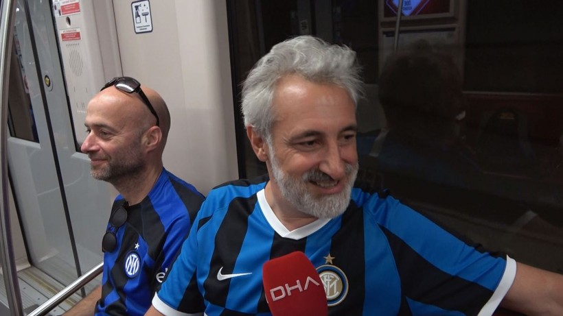 Taraftar, UEFA Şampiyonlar Ligi Finali için stada gidiyor! Dev karşılaşma öncesi meşaleler yakıldı, tezahüratlar yeri göğü inletti - Resim: 14