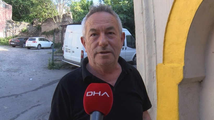 Fatih'te tepki çeken görüntü: 200 yıllık çeşmeyi sarı kırmızı renge boyadılar - Resim: 9