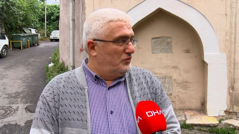 Fatih'te tepki çeken görüntü: 200 yıllık çeşmeyi sarı kırmızı renge boyadılar - Resim: 11