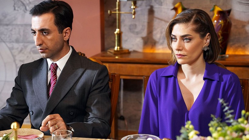 Yalı Çapkını setinde aşk! Doğukan Polat ve Selen Özbayrak birlikte görüldü - Resim: 3