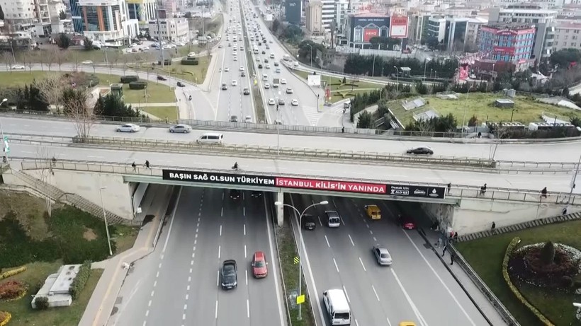 İstanbul'da vatandaşları korkutan köprü! Deniz kabukları ortaya çıktı - Resim: 1