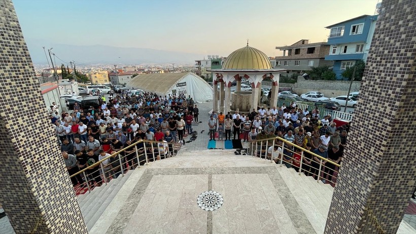 İslam aleminde bayram namazı coşkusu! Camiler doldu taştı - Resim: 141