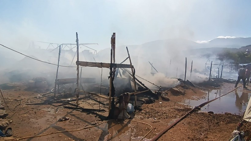 Deprem bölgesinde bir felaket daha! Hatay'da depremzedelerin kaldığı onlarca çadır kül oldu - Resim: 2