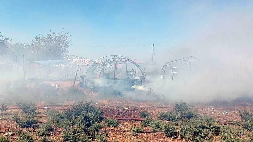 Deprem bölgesinde bir felaket daha! Hatay'da depremzedelerin kaldığı onlarca çadır kül oldu - Resim: 4