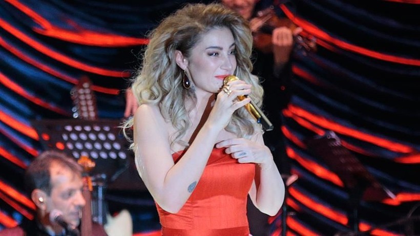 Konser esnasında romantik anlar: Sıla, İlker Kaleli'yi dudağından öptü - Resim: 1