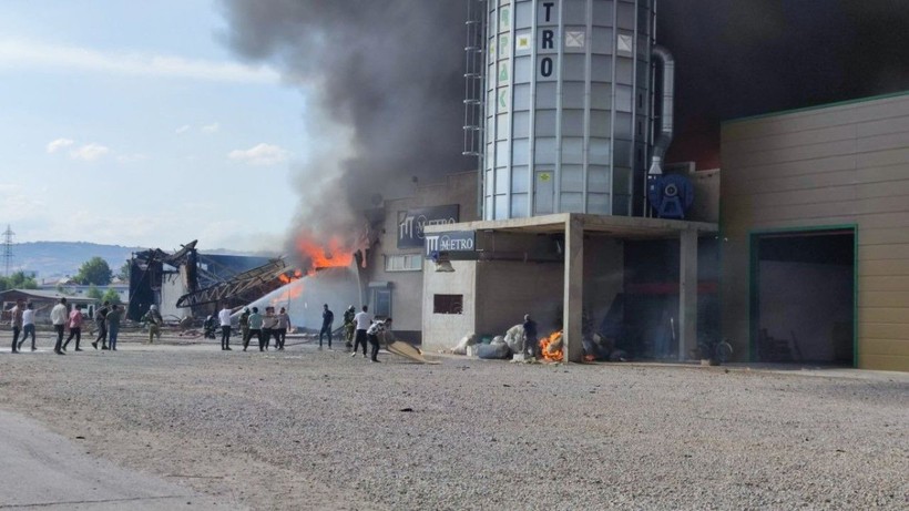 Bursa'da iplik fabrikasında yangın! Uzun müdahaleler sonucu kontrol altına alındı - Resim: 5