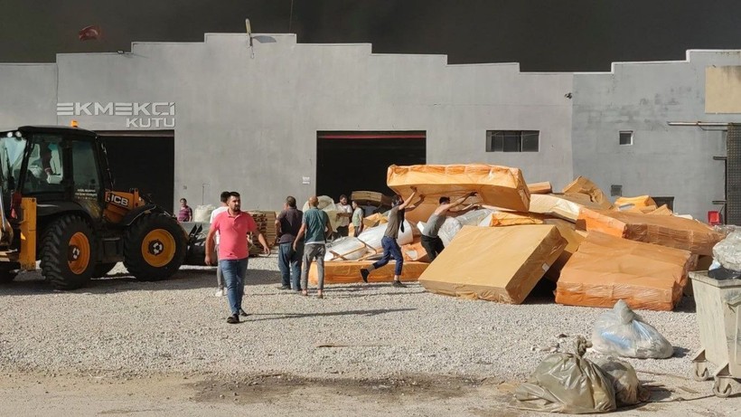 Bursa'da iplik fabrikasında yangın! Uzun müdahaleler sonucu kontrol altına alındı - Resim: 10