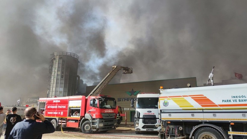 Bursa'da iplik fabrikasında yangın! Uzun müdahaleler sonucu kontrol altına alındı - Resim: 11