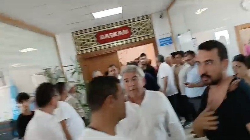 Mecliste kavga: Makam odasında yumruklar konuştu! - Resim: 4