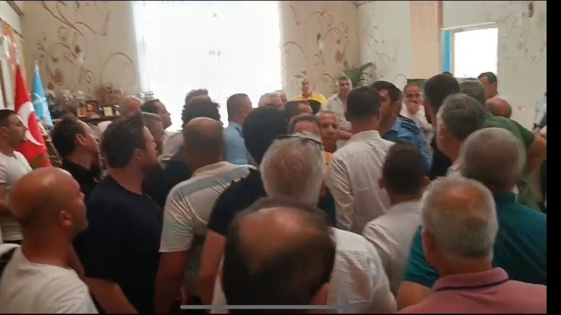 Mecliste kavga: Makam odasında yumruklar konuştu! - Resim: 5
