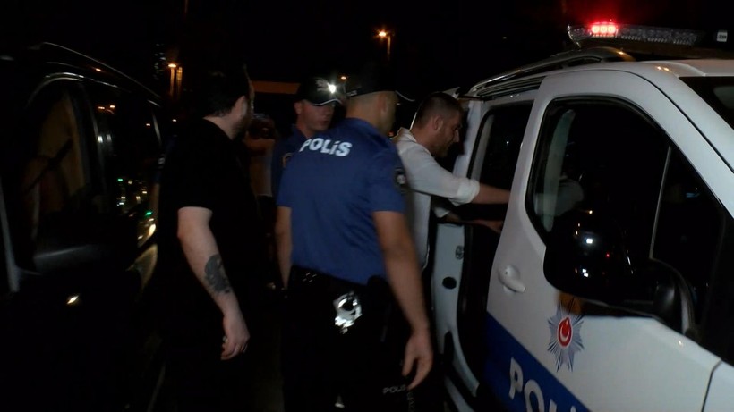 Sarhoşların Bağdat Caddesi'ndeki polise şovu ters kelepçe ile bitti - Resim: 4