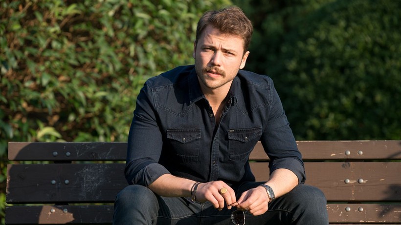 Yapay zeka Türkiye'nin en güzel kadın oyuncuları ile en yakışıklı erkek oyuncularını seçti! Kadınlar listenin ilk sırası tartışma yarattı - Resim: 24