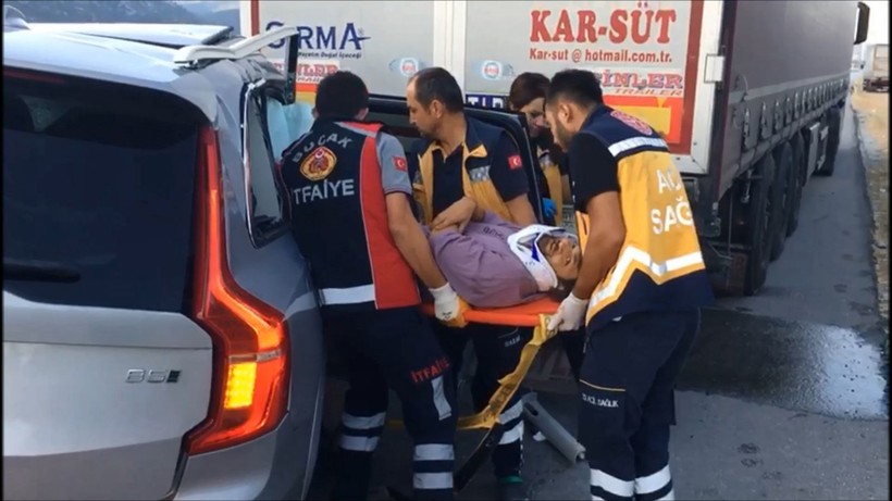 Son Dakika: Ünlü şarkıcı Tan Taşçı trafik kazası geçirdi! Volvo marka cipin son hali kazanın boyutunu gözler önüne serdi - Resim: 16