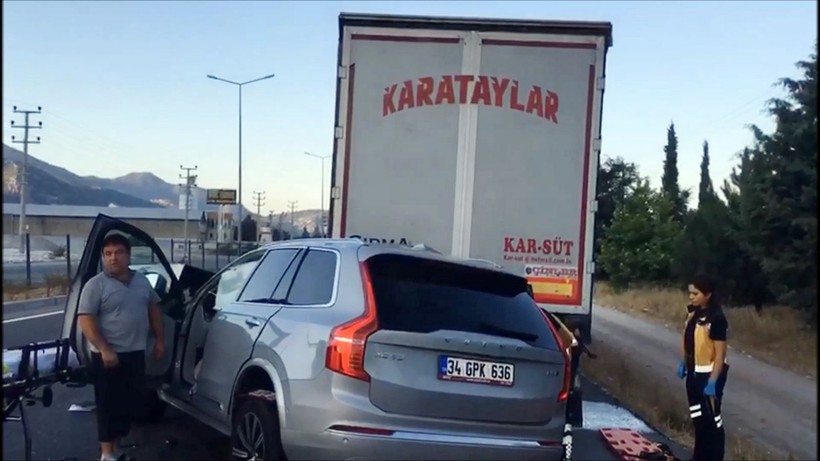 Son Dakika: Ünlü şarkıcı Tan Taşçı trafik kazası geçirdi! Volvo marka cipin son hali kazanın boyutunu gözler önüne serdi - Resim: 10