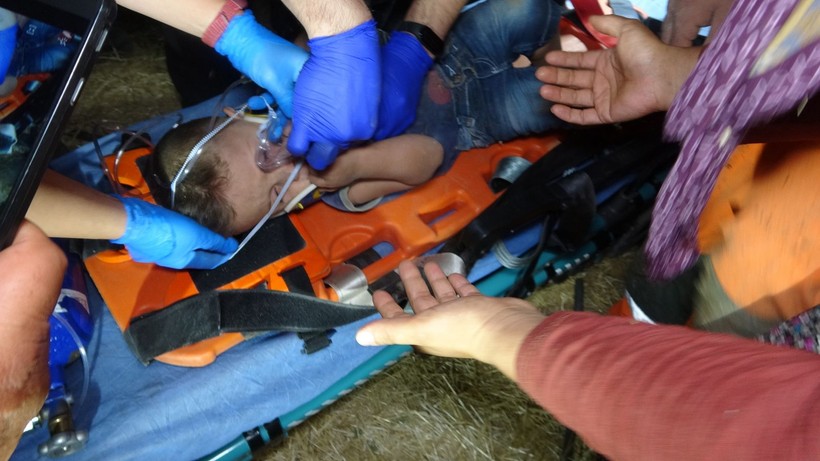 5 saat süren mücadele! 2 yaşındaki Yamaç 10 metrelik kuyudan kurtarıldı - Resim: 8