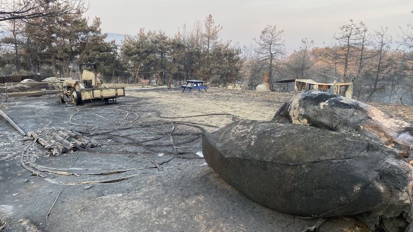 Çanakkale yangınında 3. gün! Görüntüler savaşı aratmadı! Mezarlar yandı, Yağcılar hayalet köye dönüştü - Resim: 13