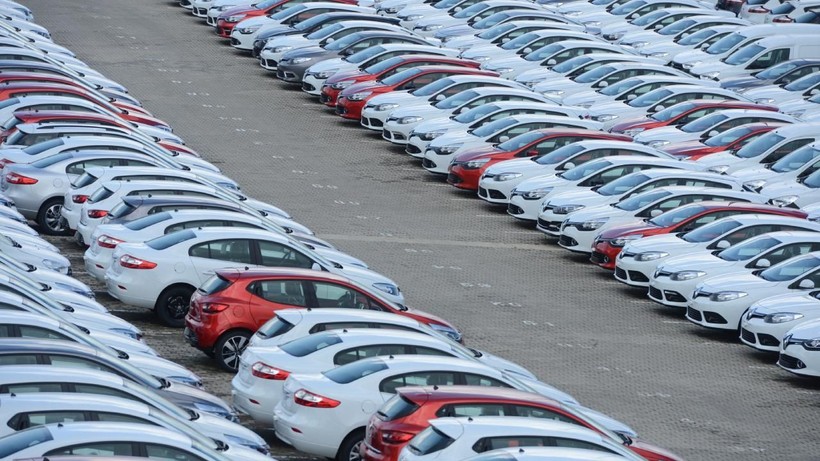 Araba almayı düşünenler dikkat! İkinci el otomobilde balon patladı fiyatlarda düşüş başladı - Resim: 16