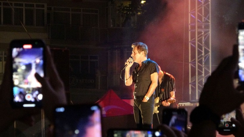 Koceli'de konser veren Teoman basın mensuplarını kovdu - Resim: 5