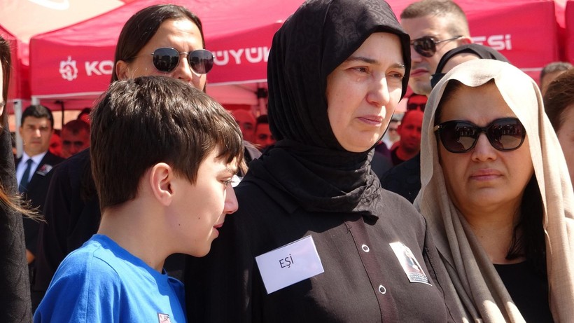Kansere yenik düşen Gölcük Kaymakamı Yusuf Özdemir son yolculuğuna uğurlandı - Resim: 1
