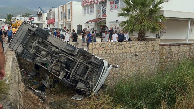 Bodrum'da can pazarı! Midibüs dere yatağına düştü! Çok sayıda yaralı - Resim: 3