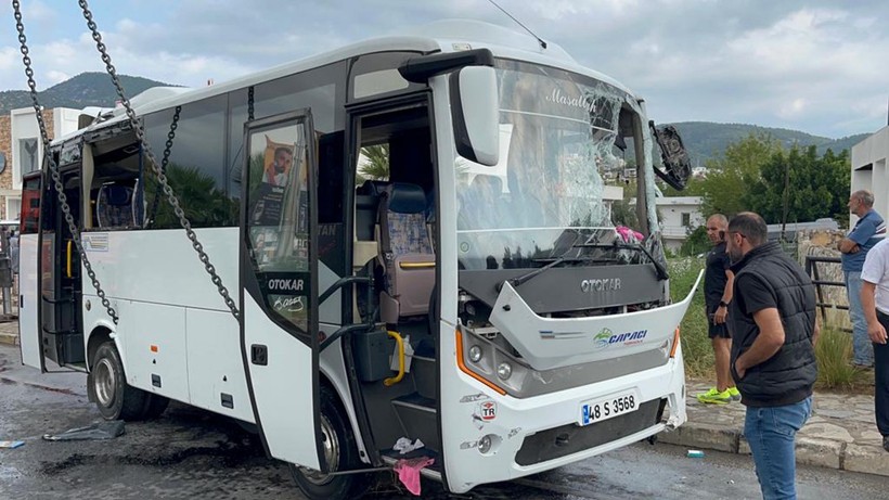 Bodrum'da can pazarı! Midibüs dere yatağına düştü! Çok sayıda yaralı - Resim: 9