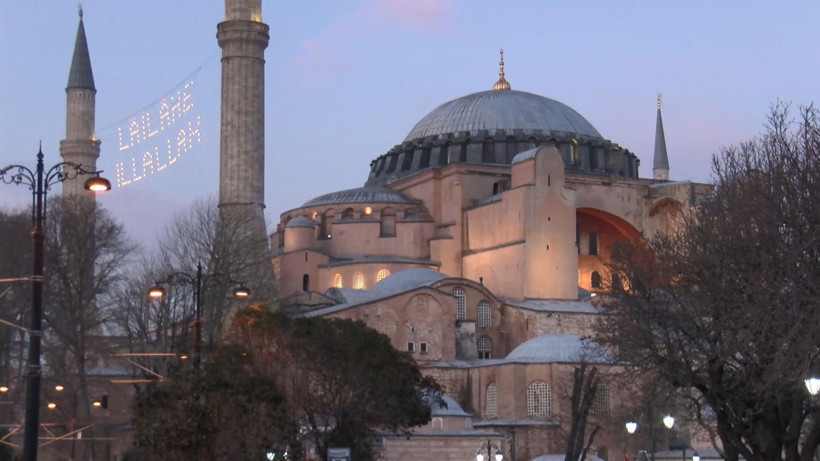 Ayasofya Camii'nde restorasyon: İbadet ve ziyarete açık olacak - Resim: 1