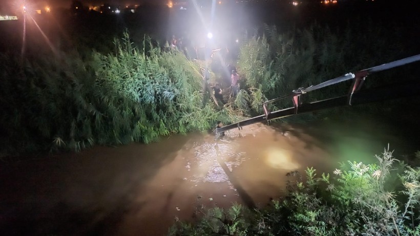 Şanlıurfa'da aracı sulama kanalına düşen anne ve iki çocuğu hayatını kaybetti - Resim : 2