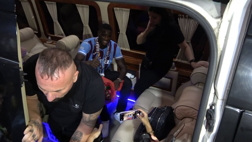 Trabzonspor'un yeni golcüsü Onuachu: Taraftarlardan inanılmaz etkilendim - Resim : 2