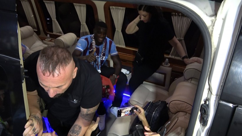 Trabzonspor'un yeni golcüsü Onuachu: Taraftarlardan inanılmaz etkilendim - Resim : 1
