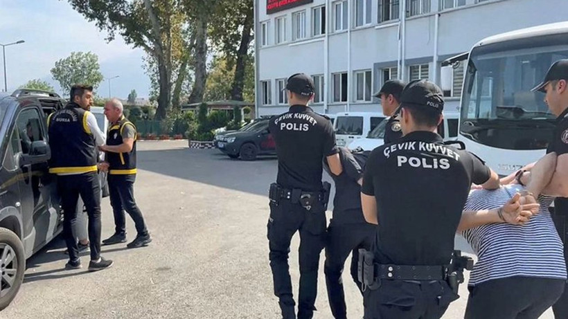 Bursa’da kanlı infaz! Sosyal medyadan dehşet anlarını canlı yayınladı - Resim: 2