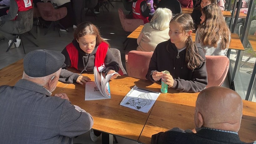Kızılay huzurevi sakinlerini unutmadı! Doğum gününü kutlaması - Resim: 5