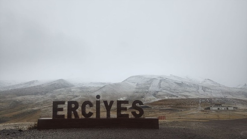 Kayakçıların gözü kulağı orada: Erciyes'te kar kalınlığı 30 santimetreye ulaştı! - Resim: 1