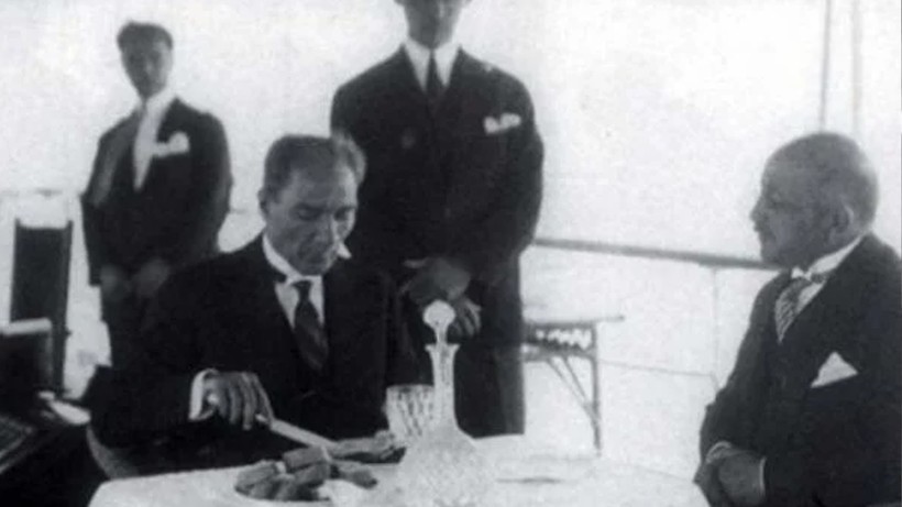 Cumhuriyet'in yüzüncü yılına özel: 100 fotoğrafla Atatürk'ün anıları - Resim: 50