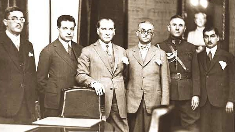 Cumhuriyet'in yüzüncü yılına özel: 100 fotoğrafla Atatürk'ün anıları - Resim: 23