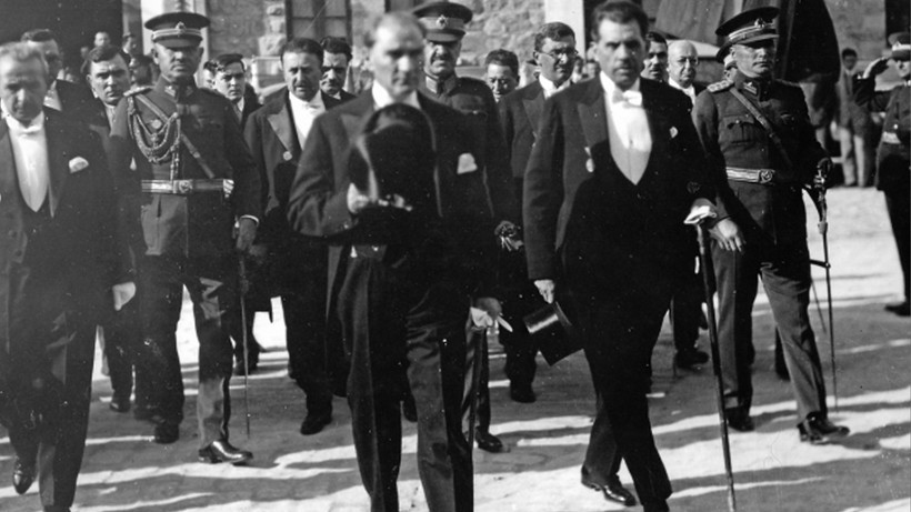 Cumhuriyet'in yüzüncü yılına özel: 100 fotoğrafla Atatürk'ün anıları - Resim: 40