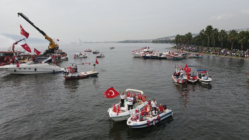 Türkiye iliklerine kadar Cumhuriyet'i kutluyor! Nereye baksan kırmızı-beyaz! 🤍❤️Meydanlarda 7'den 70'e 100. yıl coşkusu - Resim: 484