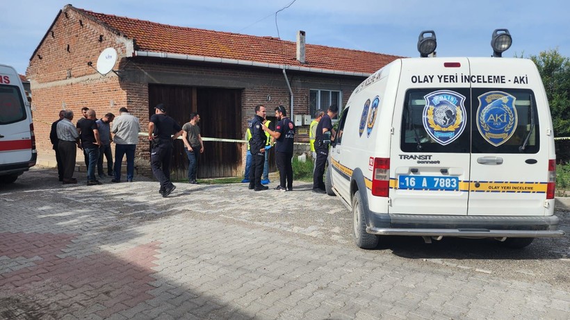 Bursa'da aile katliamı! Cinnet getiren adam eşi ve 2 çocuğunu öldürüp, intihar etti - Resim: 5