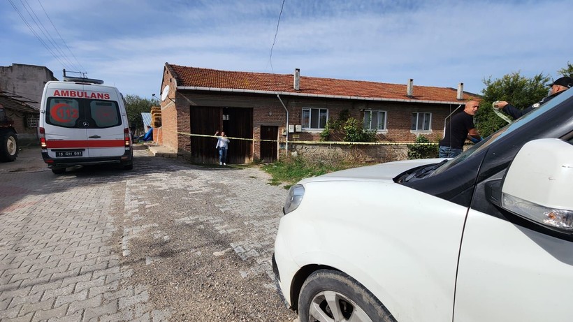 Bursa'da aile katliamı! Cinnet getiren adam eşi ve 2 çocuğunu öldürüp, intihar etti - Resim: 6