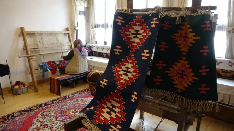 500 yıllık kilim dokuma sanatını hala devam ettiriyor - Resim: 7