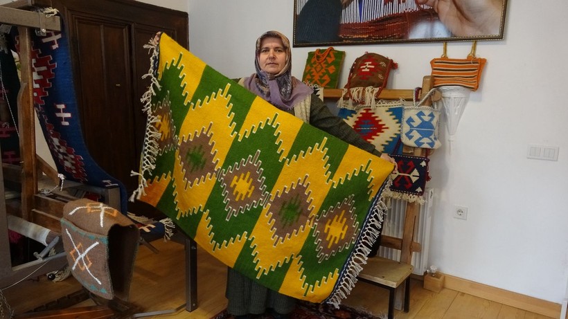 500 yıllık kilim dokuma sanatını hala devam ettiriyor - Resim: 8