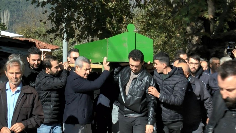 Bursa'da 5 yaşındaki çocuk diş çekiminin ardından öldü! İlk otopsi raporu çıktı, ailenin gözü yaşlı - Resim: 5