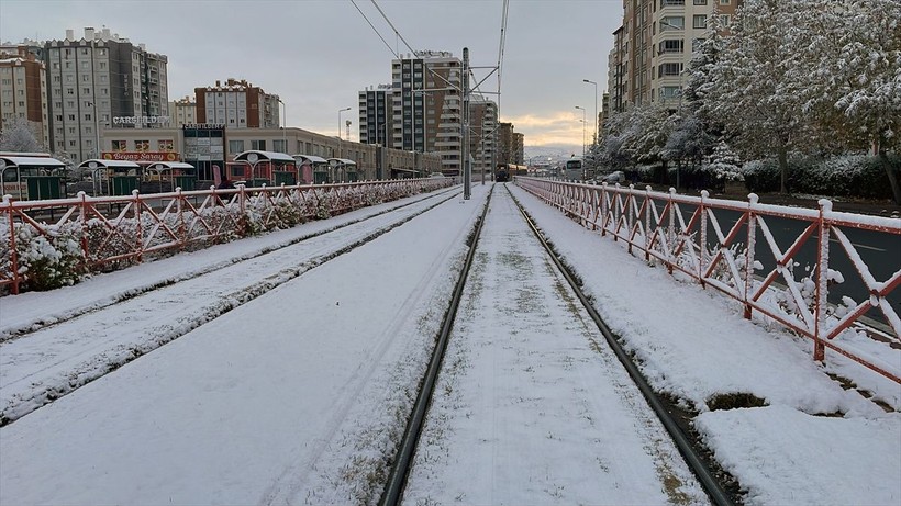 Başkent Ankara beyaz masalı yaşıyor! Yurt genelinden kar manzaraları ❄️☃️🧤 - Resim: 39