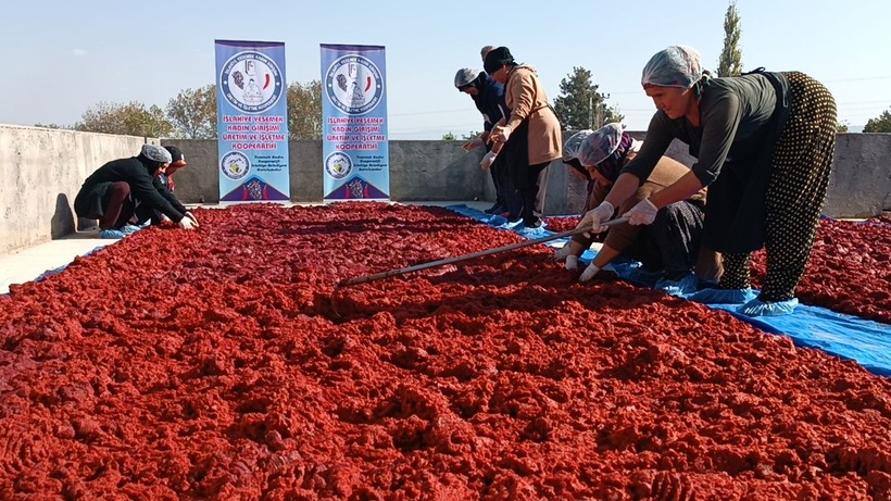 Depremzede kadınlar, üreterek hayata tutunuyor - Resim: 10