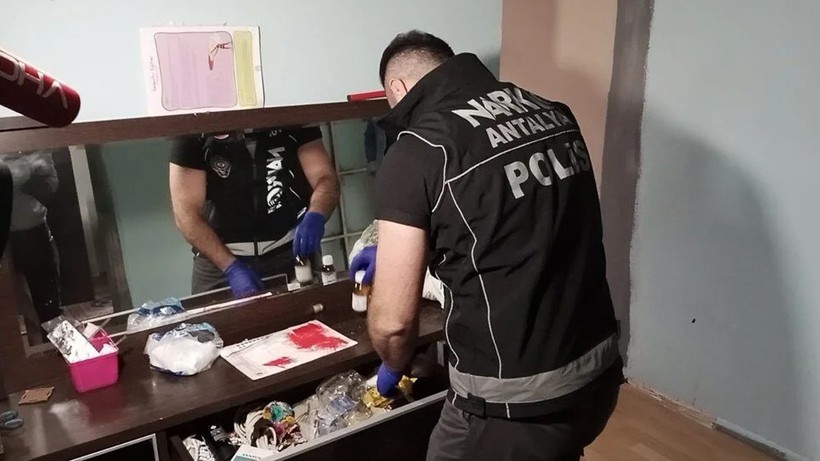 Antalya'da eş zamanlı narkotik operasyonu başlatıldı - Resim : 1